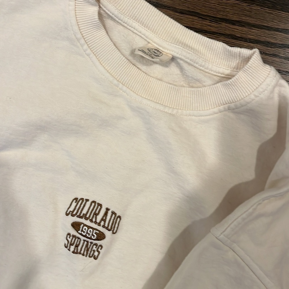 Urban outfitters sweatshirt. Cream colored. Trendy sweatshirt/ popular - Picture 3 of 3